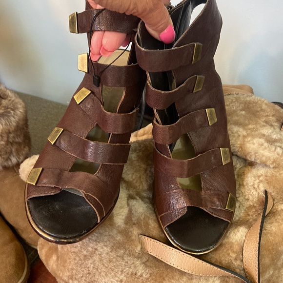 Reaction Kenneth Cole Brown leather strappy booties sandals 9.5 - Picture 7 of 13